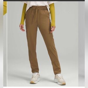 Lululemon Stretch High-Rise Pant
Artifact